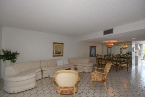 1018 NE 25th Hallandale Beach FL 33009