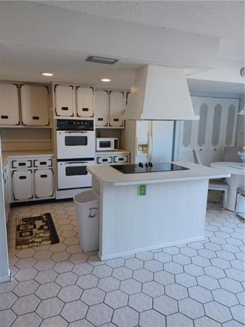 1018 NE 25th Hallandale Beach FL 33009