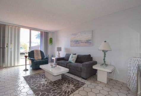 1018 NE 25th Hallandale Beach FL 33009