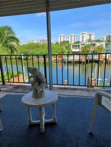 1018 NE 25th Hallandale Beach FL 33009