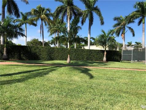 1018 NE 25th Hallandale Beach FL 33009