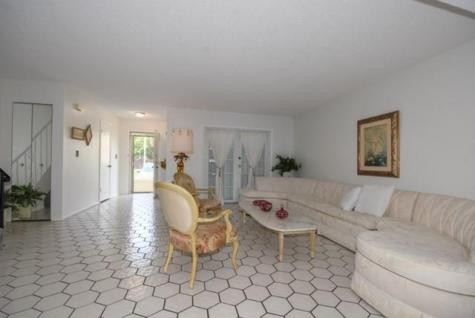 1018 NE 25th Hallandale Beach FL 33009