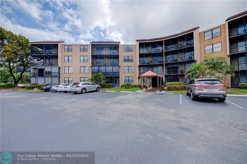 3900 N Hills Drive Hollywood FL 33021