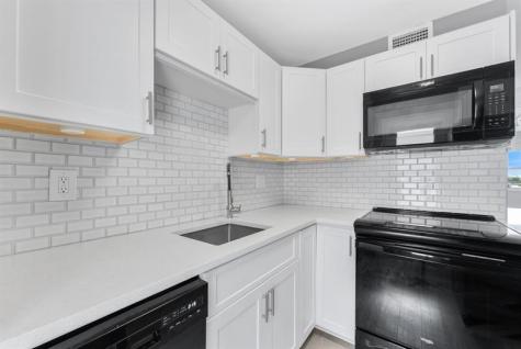 2555 NE 11th Street Fort Lauderdale FL 33304