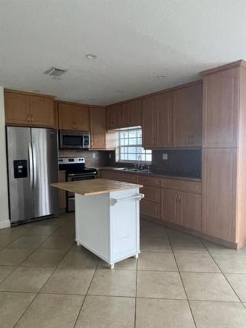 7871 NW 181st Street Hialeah FL 33015