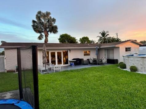 7871 NW 181st Street Hialeah FL 33015