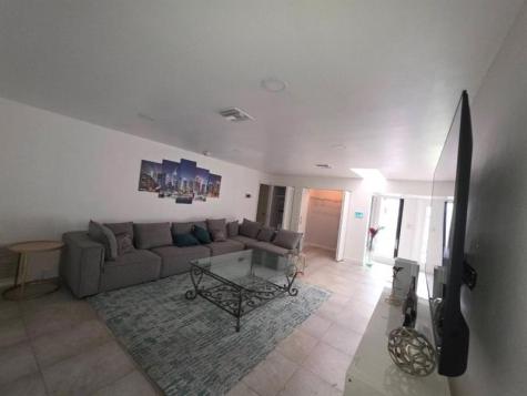 690 NW 68th Avenue Plantation FL 33317