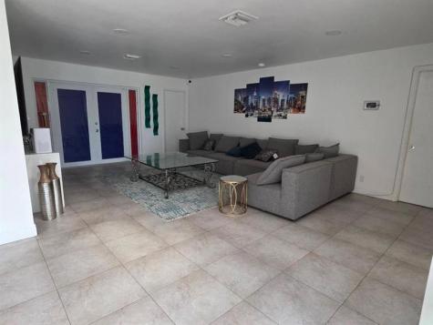 690 NW 68th Avenue Plantation FL 33317