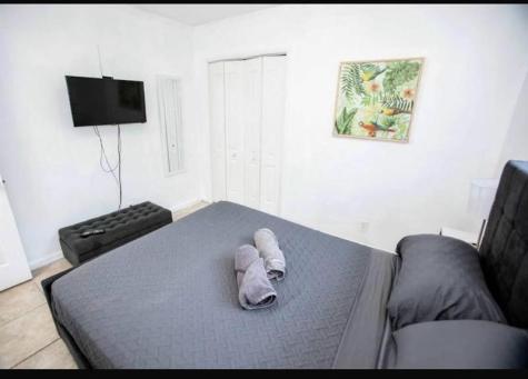 2456 SW 54th Fort Lauderdale FL 33312