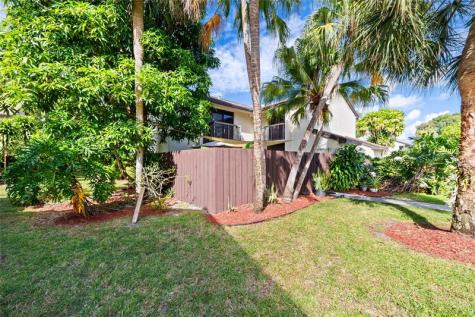 3387 Cocoplum Circle Pompano Beach FL 33063