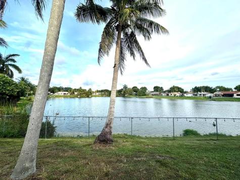5040 SW 117th Way Cooper City FL 33330