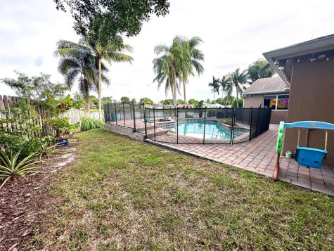 5040 SW 117th Way Cooper City FL 33330