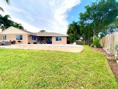 5040 SW 117th Way Cooper City FL 33330