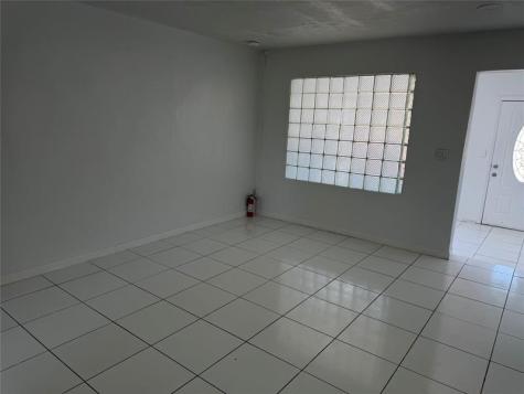 1006 NW 112th Terrace Miami FL 33168