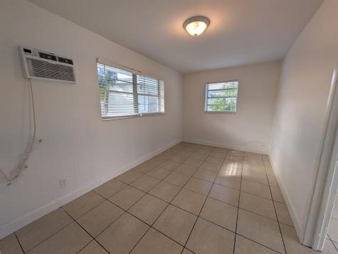 140 NW 40th Street Oakland Park FL 33309