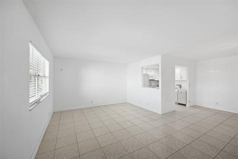 451 Monaco J Delray Beach FL 33446