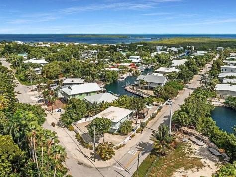 203 Mohawk Street Tavernier FL 33070