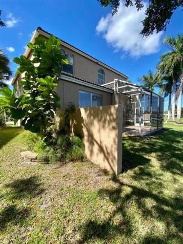 599 NW 87th Terrace Coral Springs FL 33071