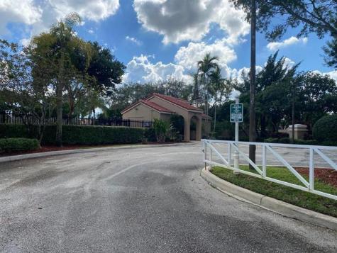 599 NW 87th Terrace Coral Springs FL 33071