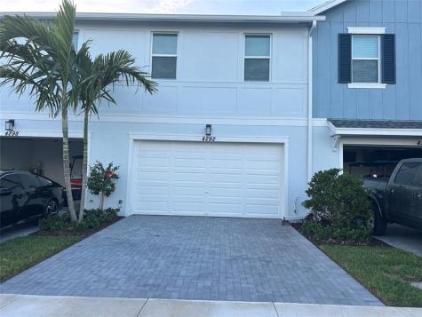 4292 S Longwood Lake Square Westlake FL 33470
