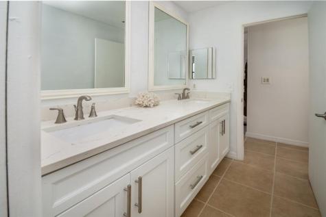 2504 Hibiscus Drive W Belleair Beach FL 33786