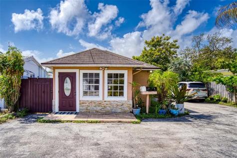 2508 Arthur Street Hollywood FL 33020