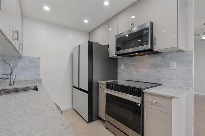 3038 Cornwall B Boca Raton FL 33434
