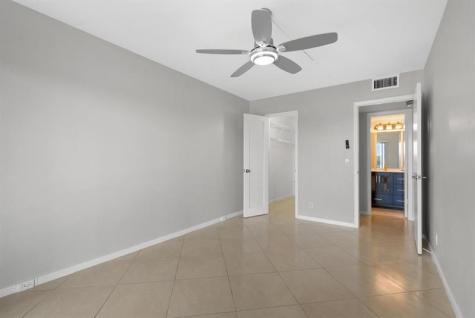 3038 Cornwall B Boca Raton FL 33434