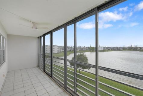 3038 Cornwall B Boca Raton FL 33434