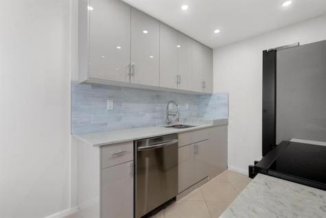 3038 Cornwall B Boca Raton FL 33434