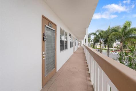 3038 Cornwall B Boca Raton FL 33434