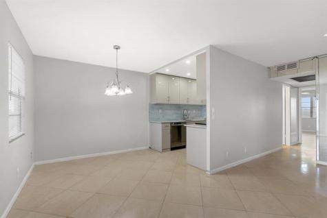 3038 Cornwall B Boca Raton FL 33434