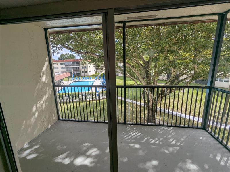 9800 Hollybrook Lake Drive Pembroke Pines FL 33025