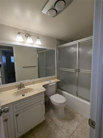 9800 Hollybrook Lake Drive Pembroke Pines FL 33025