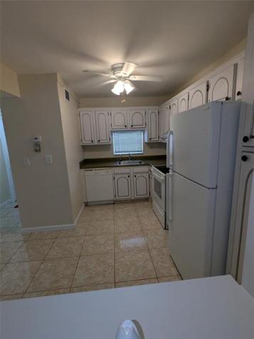 9800 Hollybrook Lake Drive Pembroke Pines FL 33025
