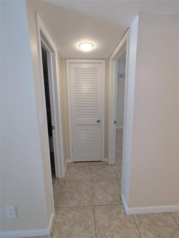 9800 Hollybrook Lake Drive Pembroke Pines FL 33025