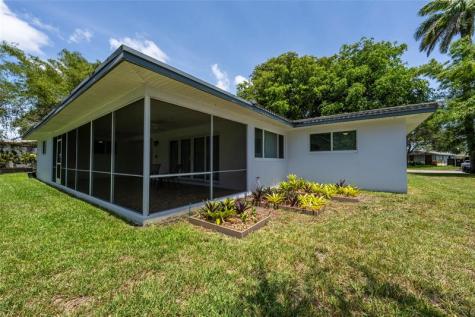 3140 Calle Largo Drive Hollywood FL 33021