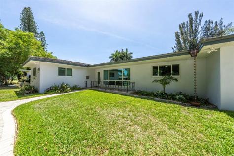 3140 Calle Largo Drive Hollywood FL 33021