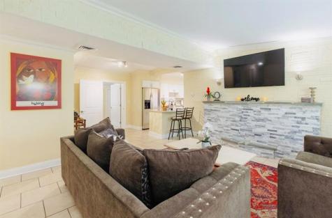 279 Hach Lane (5/3) West Palm Beach FL 33415