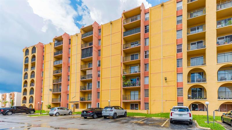4801 NW 7th Street Miami FL 33126