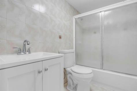 4801 NW 7th Street Miami FL 33126