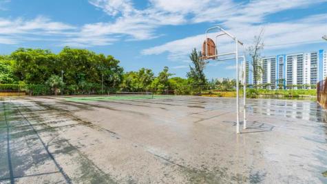 4801 NW 7th Street Miami FL 33126