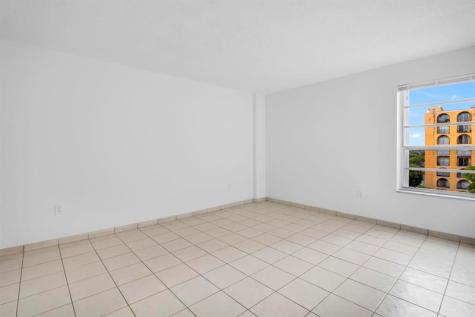 4801 NW 7th Street Miami FL 33126