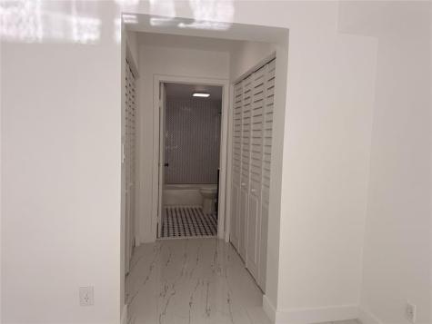 560 S Park Hollywood FL 33021