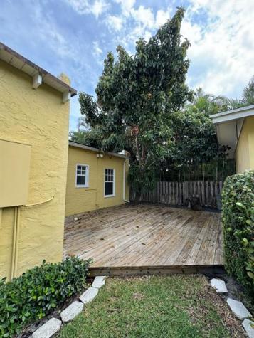 226 NE 7th Delray Beach FL 33483