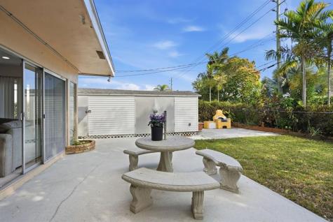 218 SE 3rd Terrace Dania Beach FL 33004