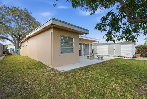 218 SE 3rd Terrace Dania Beach FL 33004