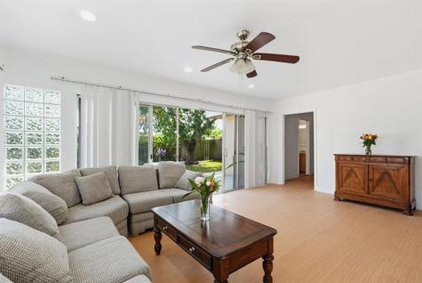 218 SE 3rd Terrace Dania Beach FL 33004