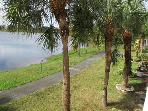 5045 Wiles Road #206 Coconut Creek FL 33073