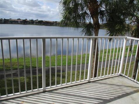 5045 Wiles Road #206 Coconut Creek FL 33073